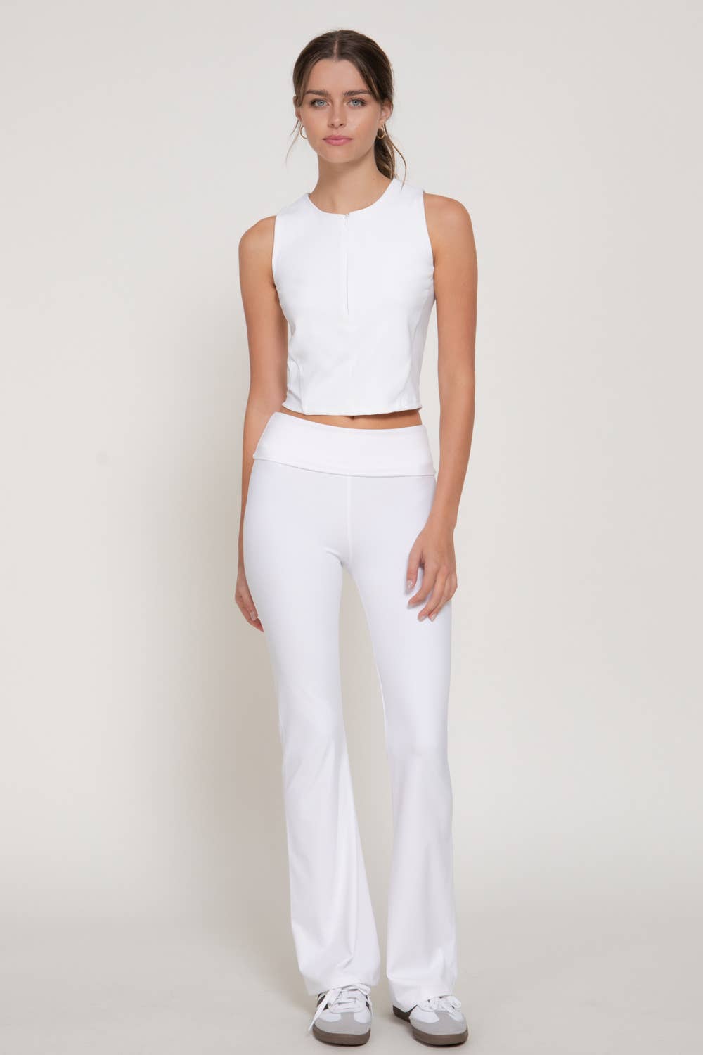 Sleeveless Crew Neck Half Zip Workout Top