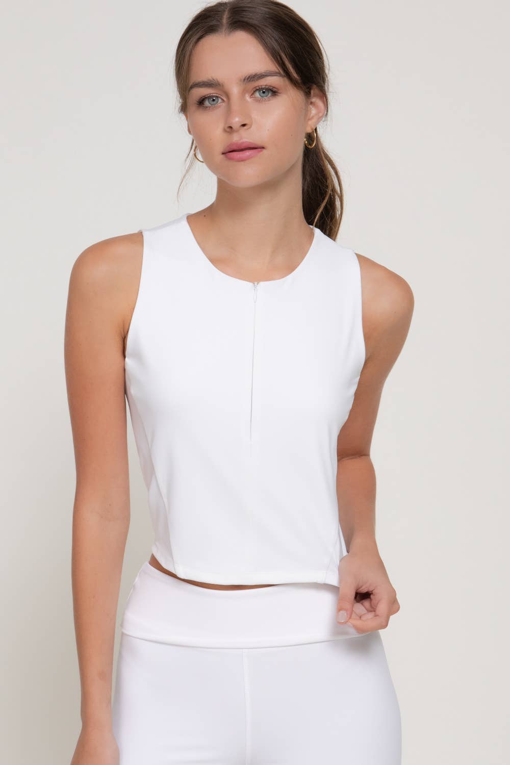 Sleeveless Crew Neck Half Zip Workout Top
